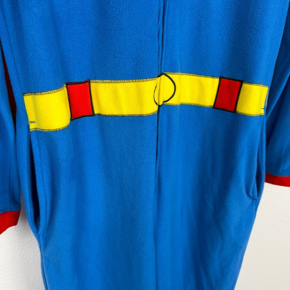 DC Comics Superman Adult M Fleece One Piece Pajamas Cape Costume with Pockets - Picture 4 of 13